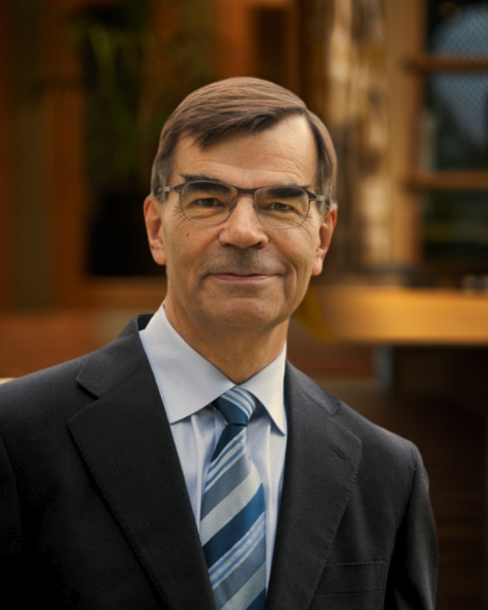 Dr. Steve Young headshot